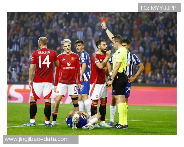 波尔图狂胜曼联四球晋级足总杯引发全场热烈欢呼