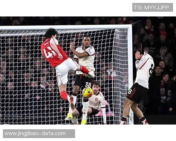 西甲精彩对决阿森纳三球大胜切尔西帽子戏法引发争议判罚热议