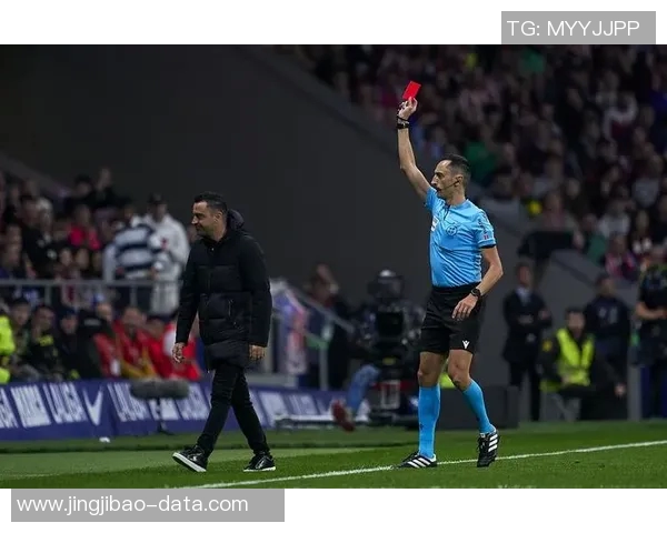 友谊赛精彩对决曼联与巴黎圣日耳曼平局红牌事件引发全场热议