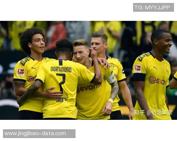 欧冠激战：多特蒙德与那不勒斯互交白卷引发全场惊叹与热议